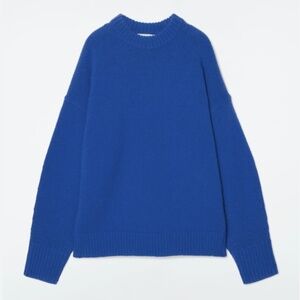COS Chunky Wool Sweater in Cobalt Blue
